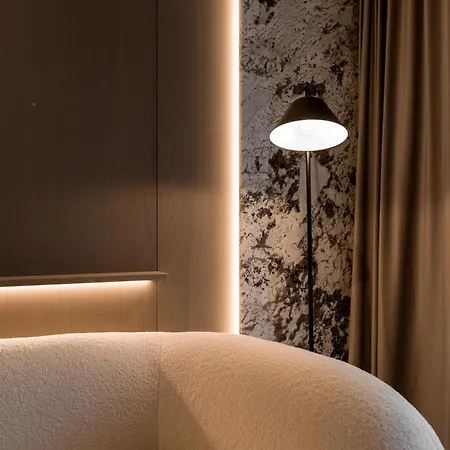 Boheme-city Center-castle-riverside-self Check-in-aircondition 公寓 *