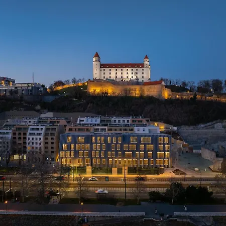公寓 Boheme-city Center-castle-riverside-self Check-in-aircondition *